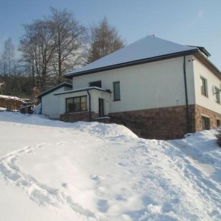 Ein Ferienhaus Mit Terrasse Und Garten Villa Male Svatonovice Exterior photo