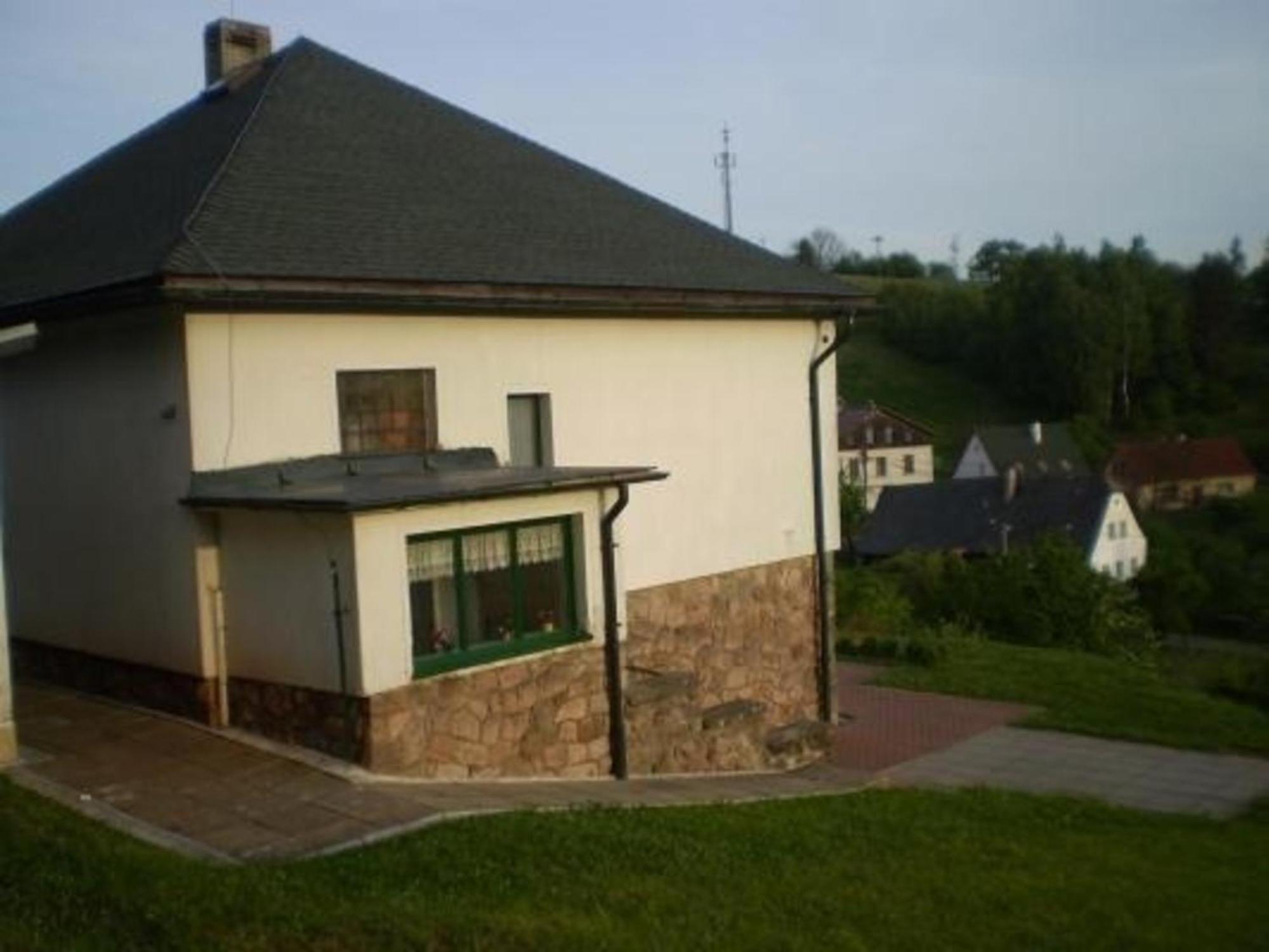 Ein Ferienhaus Mit Terrasse Und Garten Villa Male Svatonovice Exterior photo